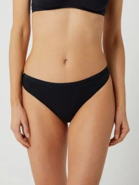 Stringi z dodatkiem streczu model ‘Cotton Sensation’ Hanro czarne