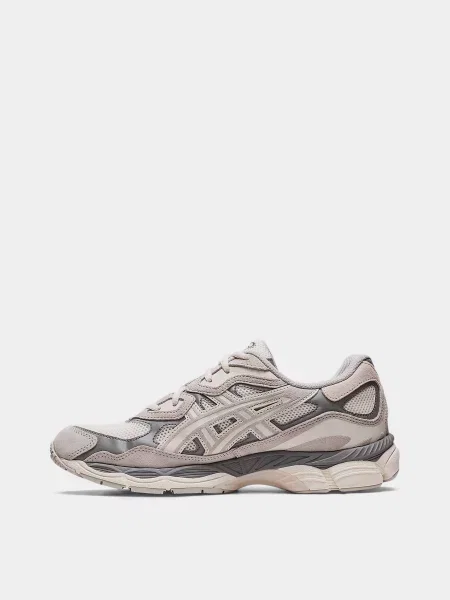 Кожаные кроссовки Asics бежевые