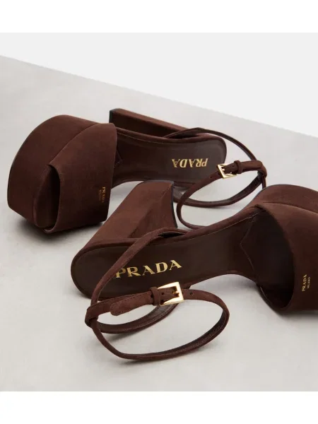 Sandale Prada din piele de căprioară cu platformă maro