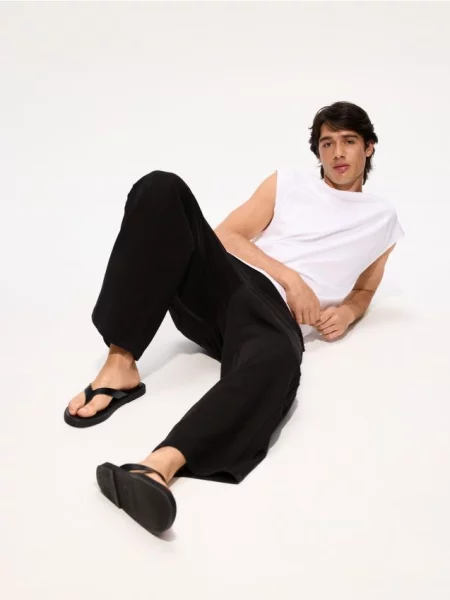 Reserved Pantaloni loose negru