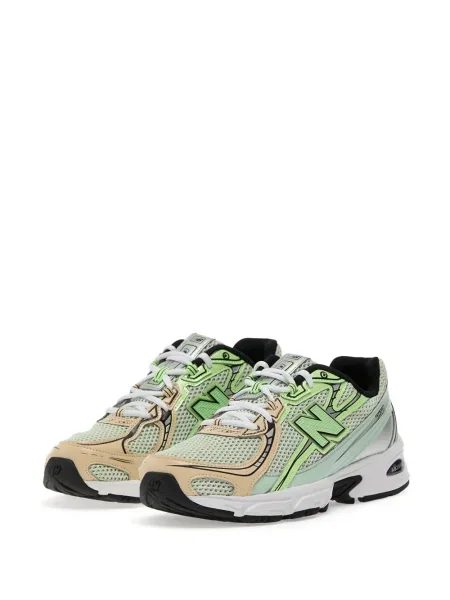 Велурени маратонки New Balance 530 с висока талия с принт сиво