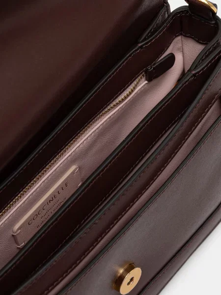Bőr crossbody táska Coccinelle barna