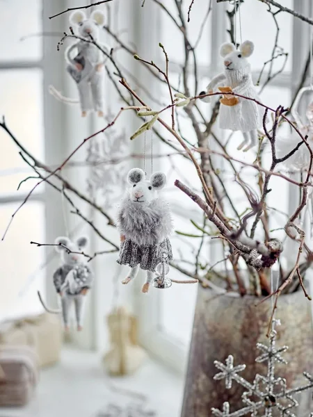 Ozdobný přívěsek Bloomingville Peo Ornament šedý
