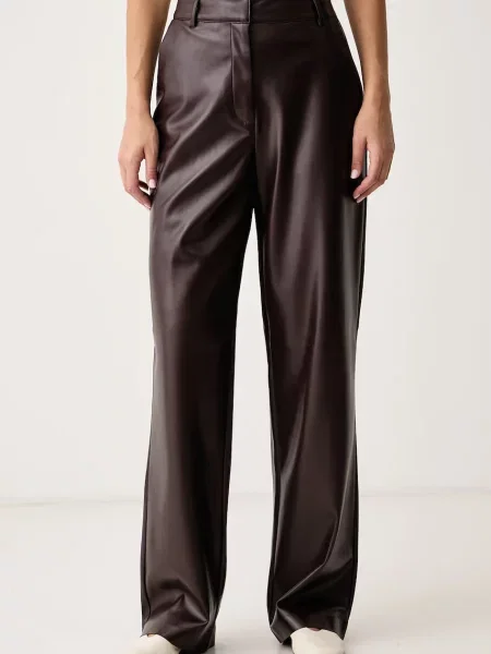 Guess pantaloni evazați flare pentru femei din imitație de piele ZANITA PEREFCT PANTS maro