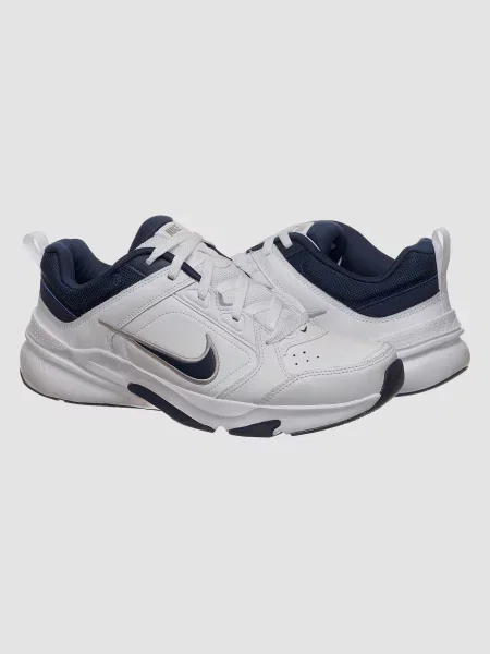 Кожаные кроссовки Nike белые