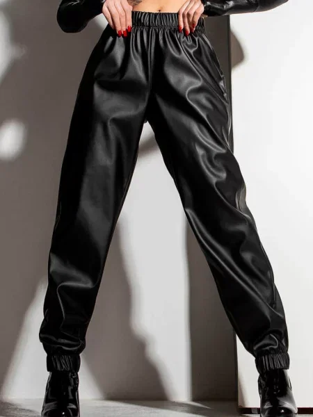 Брюки чорні