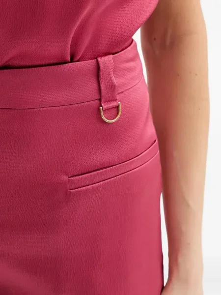 Pantaloni scurți Guess din satin roz