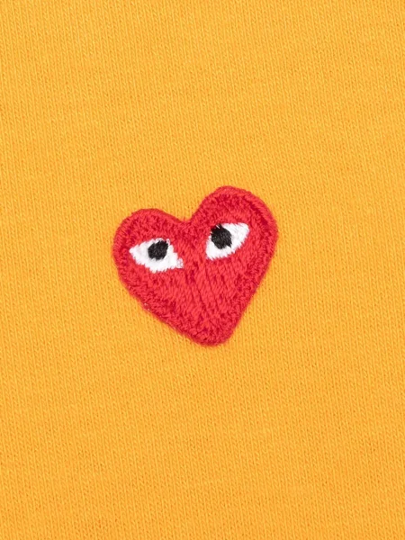 Дълго тениска Comme Des Garçons Play бродирана със сърца жълто