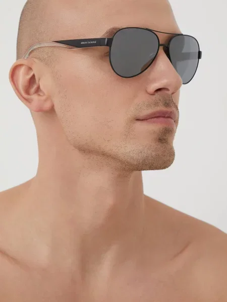 Солнцезащитные очки Armani Exchange черные
