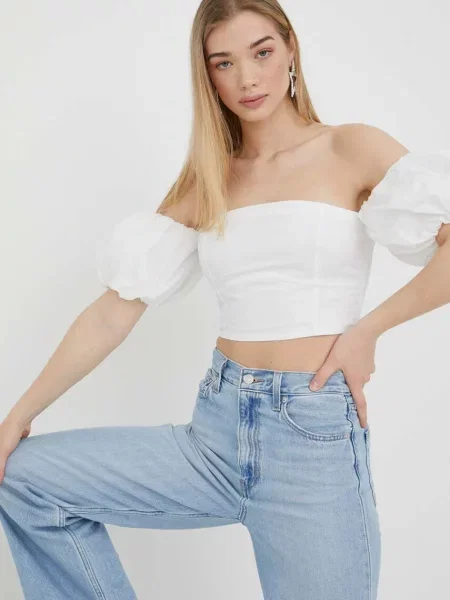 Топ Abercrombie & Fitch бяло