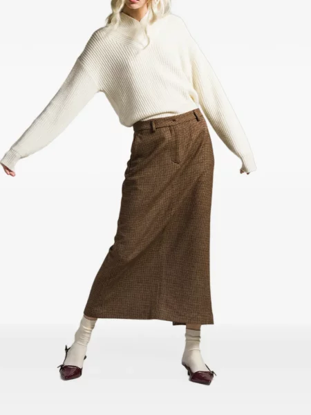 Sweter Cruna z dekoltem w serek