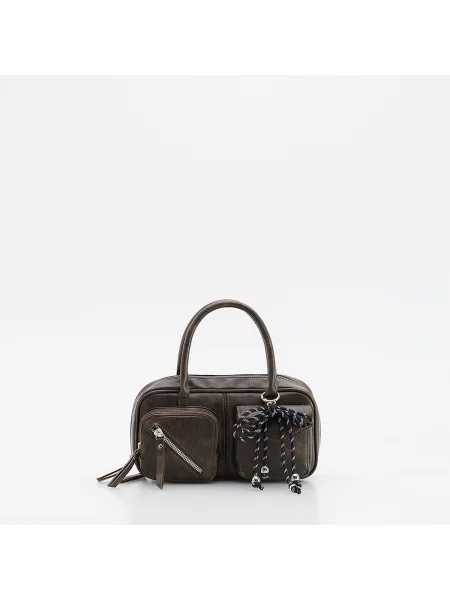Reserved Kabelka city bag s přívěskem tmavě hnědá