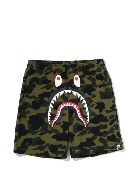 Камуфлажни шорти A Bathing Ape® с принт зелено
