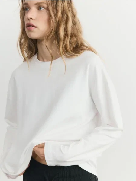 Reserved Longsleeve z modalem biały
