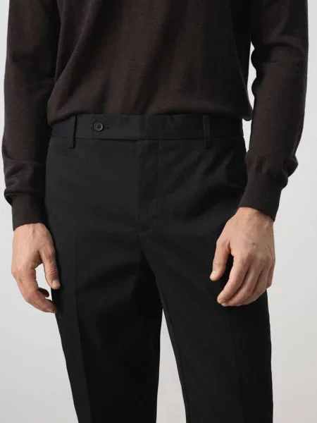 Spodnie chinosy Dublino slim fit Mężczyzna 38 MANGO MAN czarny