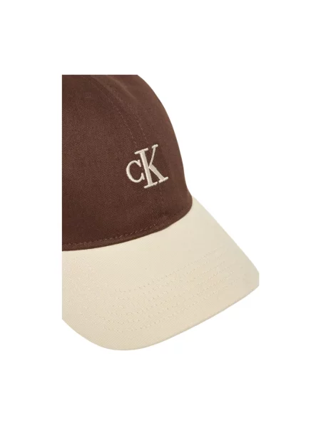Czapka z daszkiem Calvin Klein brązowa