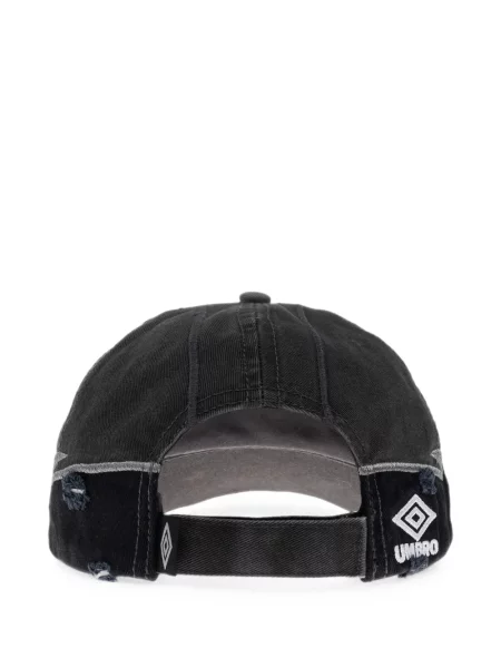 Kšiltovka Umbro s oděrkami černá