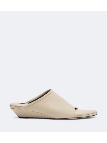 Kožené mules Christen na kline béžová
